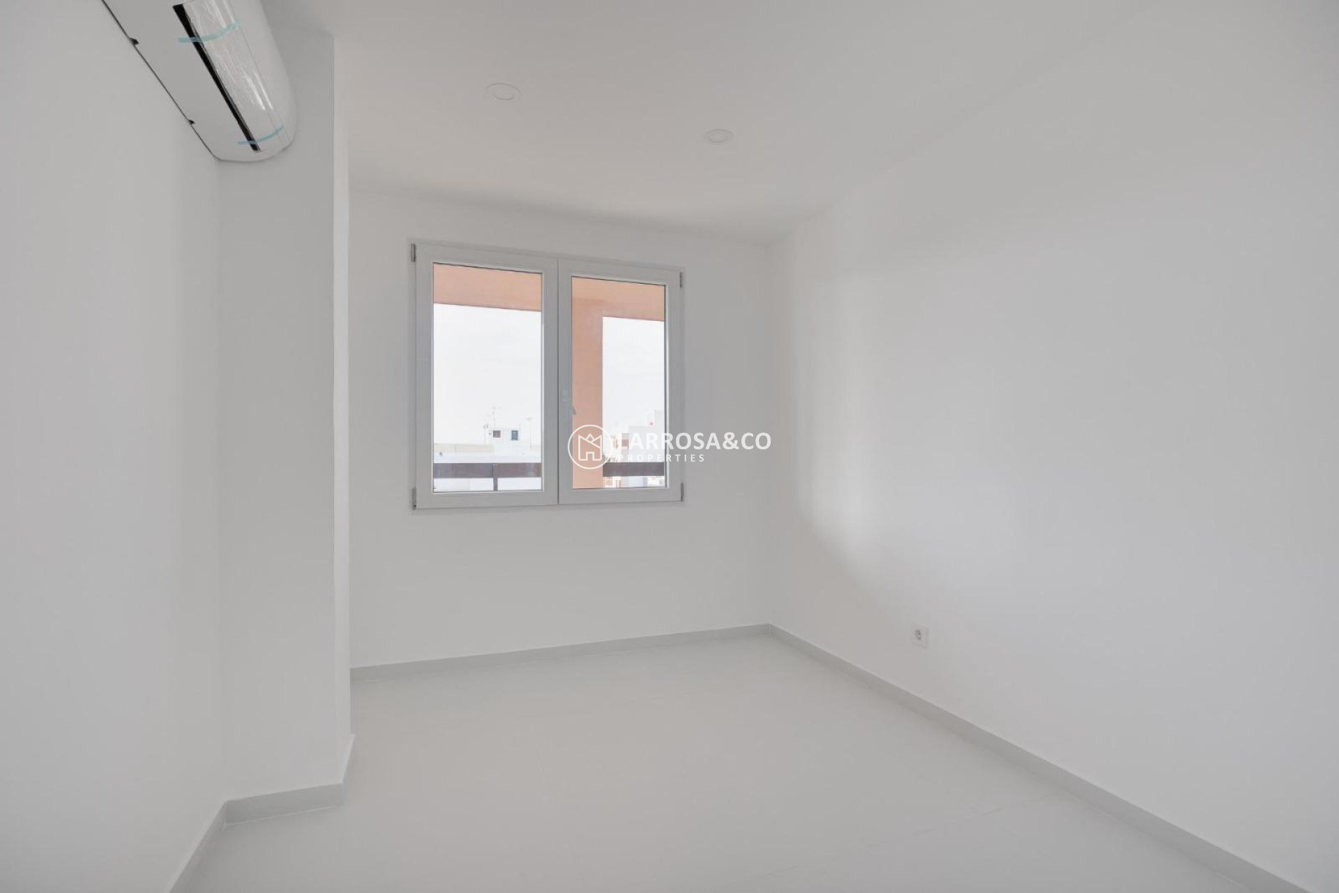 Reventa - Apartamento - Torrevieja - Playa de los Naufragos