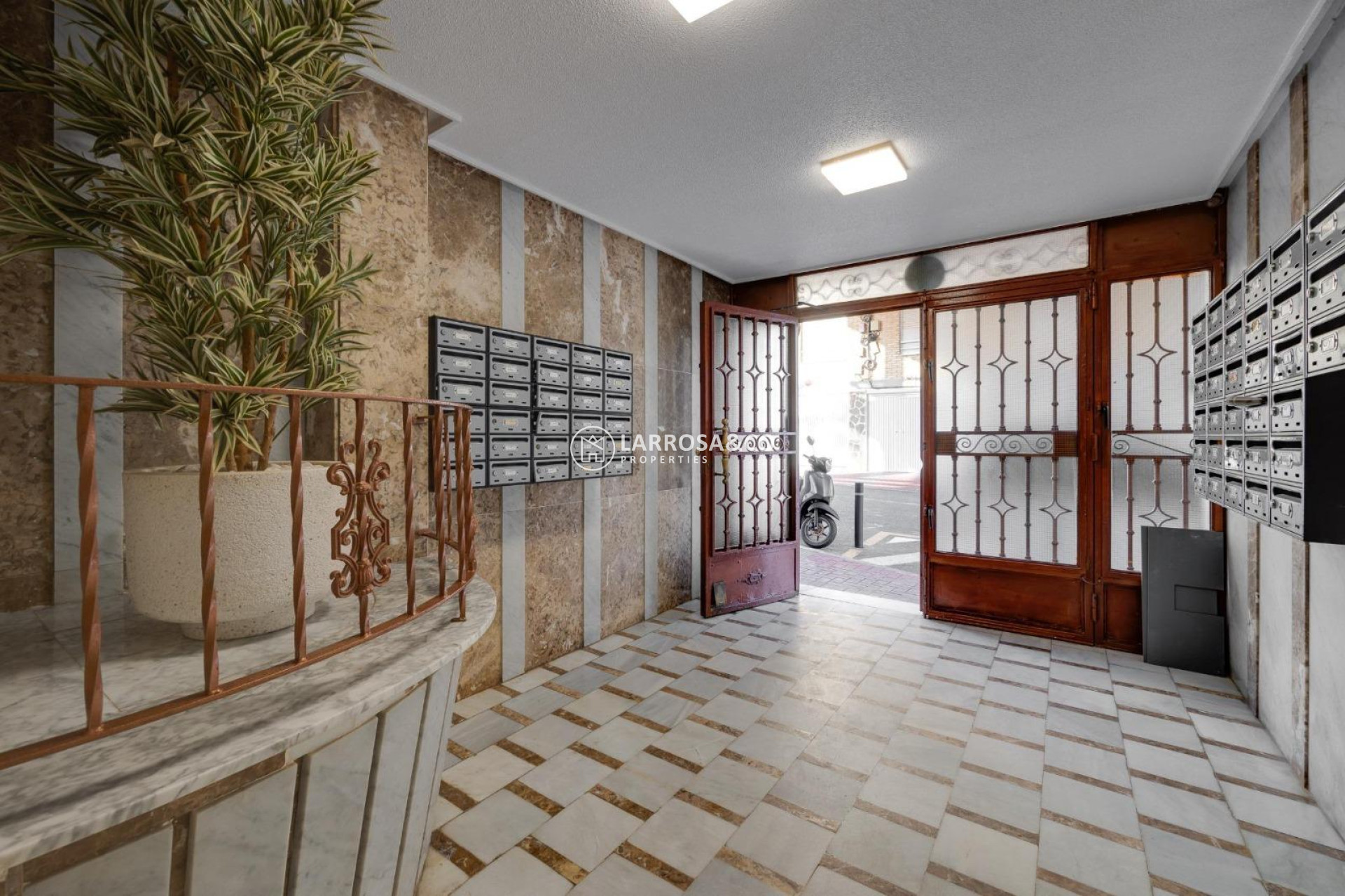 Reventa - Apartamento - Torrevieja - Playa de los Naufragos