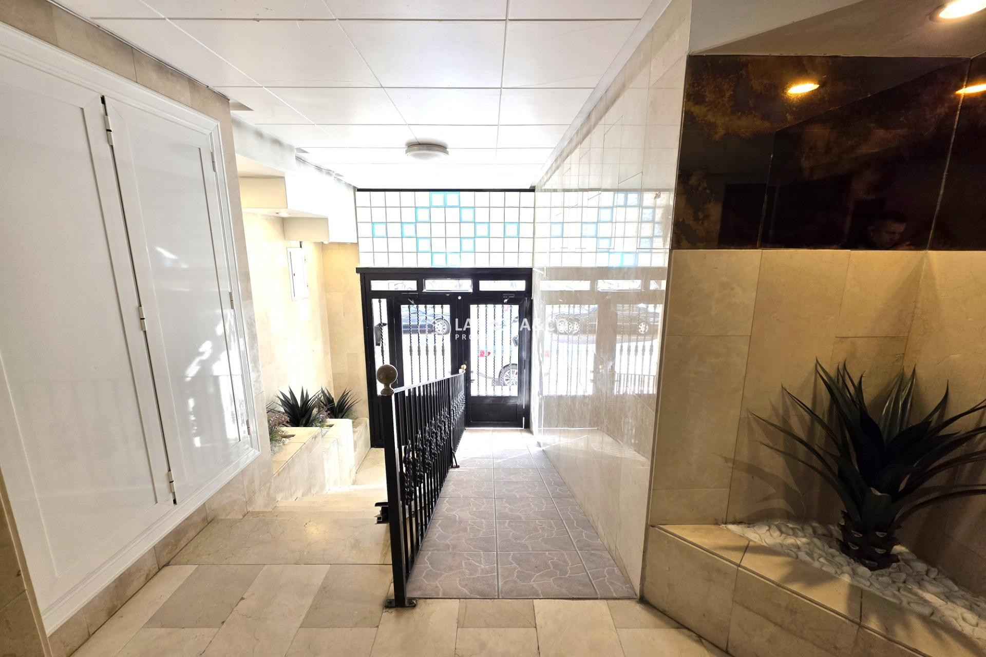 Reventa - Apartamento - Torrevieja - Playa del cura