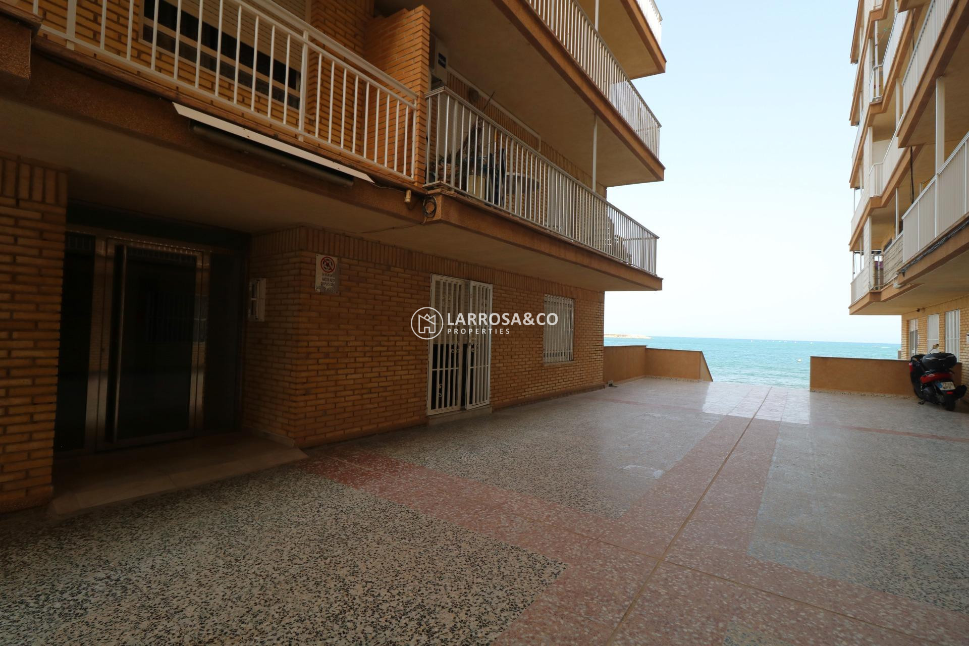 Reventa - Atico - Torrevieja - Playa de los Naufragos