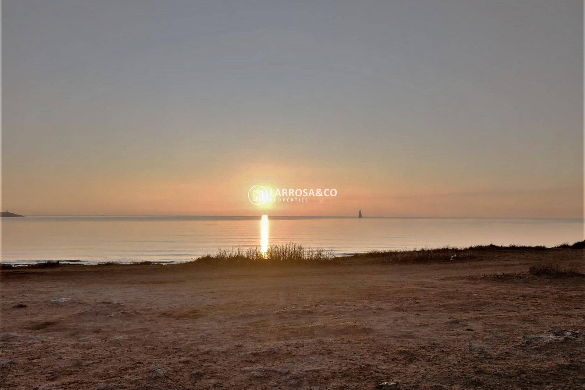 Reventa - Atico - Torrevieja - Playa de los Naufragos