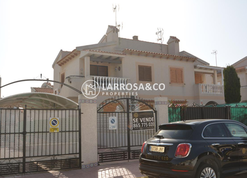 reventa-bungalow-guardamar-moncayo-fachada-rv2063