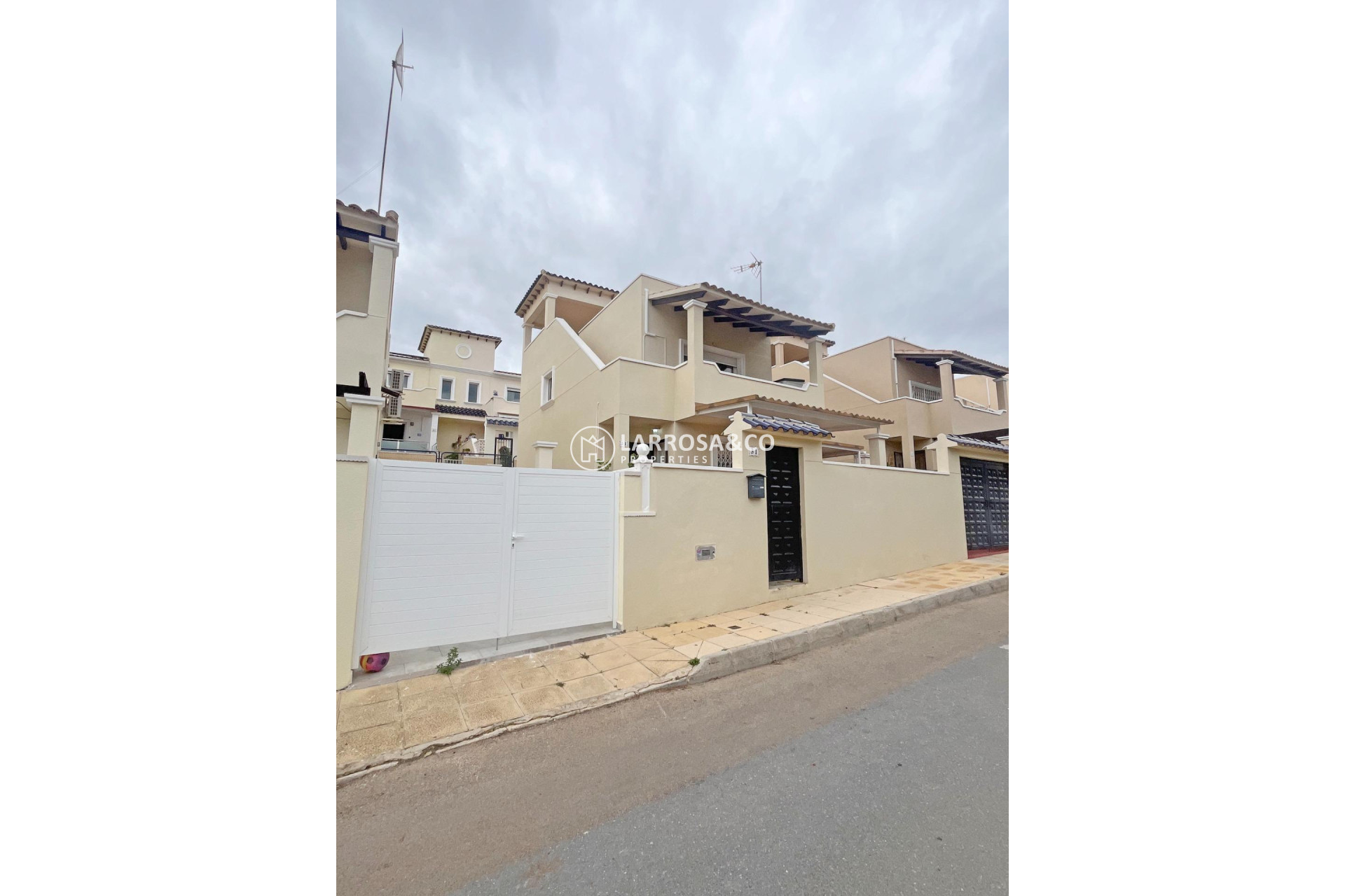 Reventa - Bungalow - San Miguel de Salinas - Las Filipinas