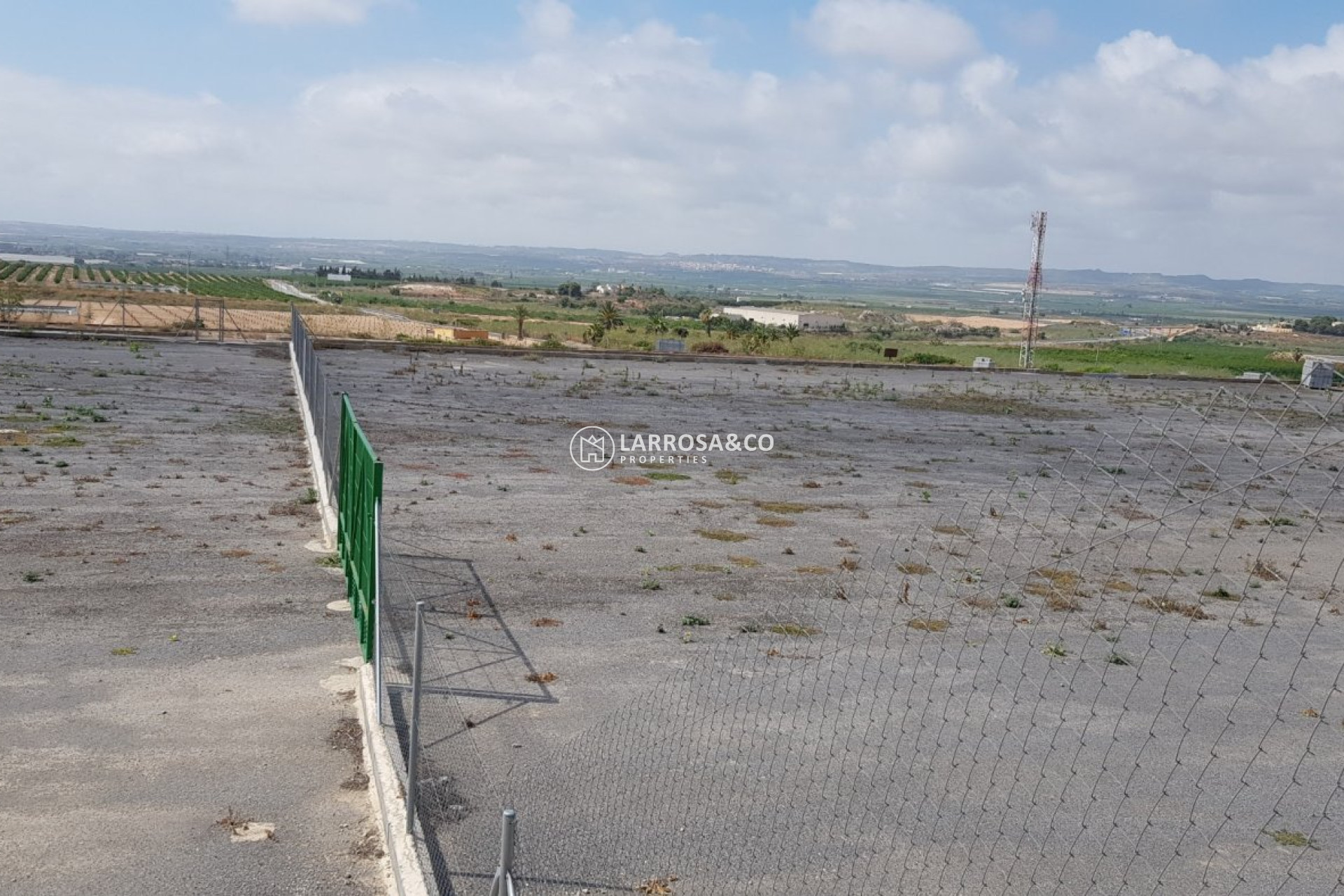 Reventa - Casa de campo - Los Montesinos - LOS MONTESINOS