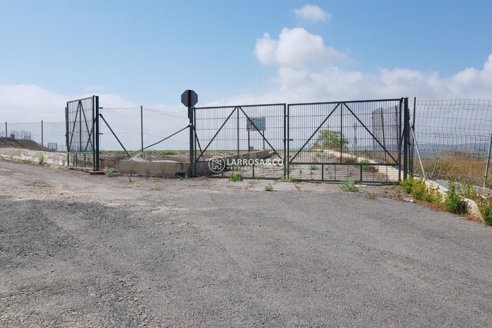 Reventa - Casa de campo - Los Montesinos - LOS MONTESINOS