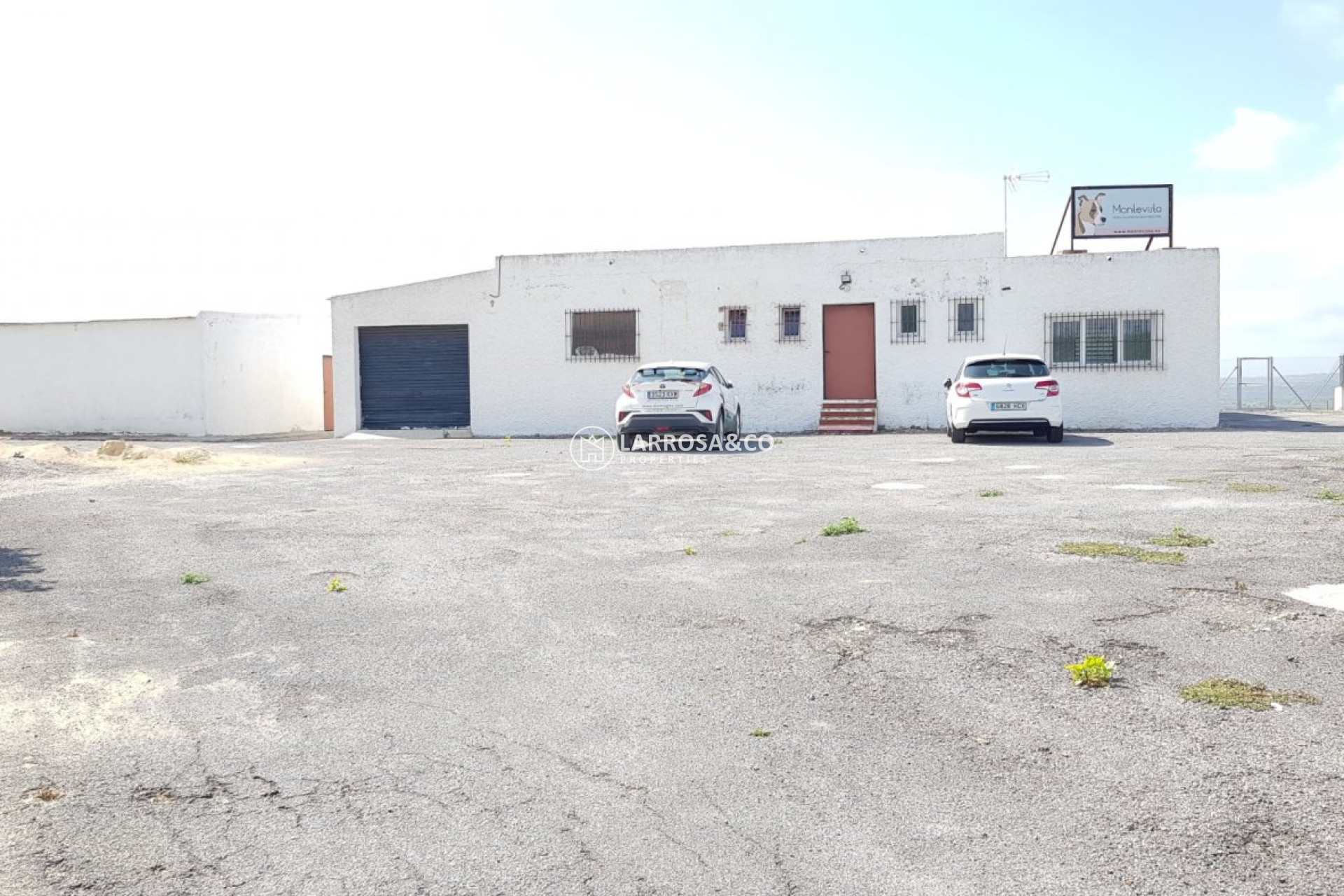 Reventa - Casa de campo - Los Montesinos - LOS MONTESINOS