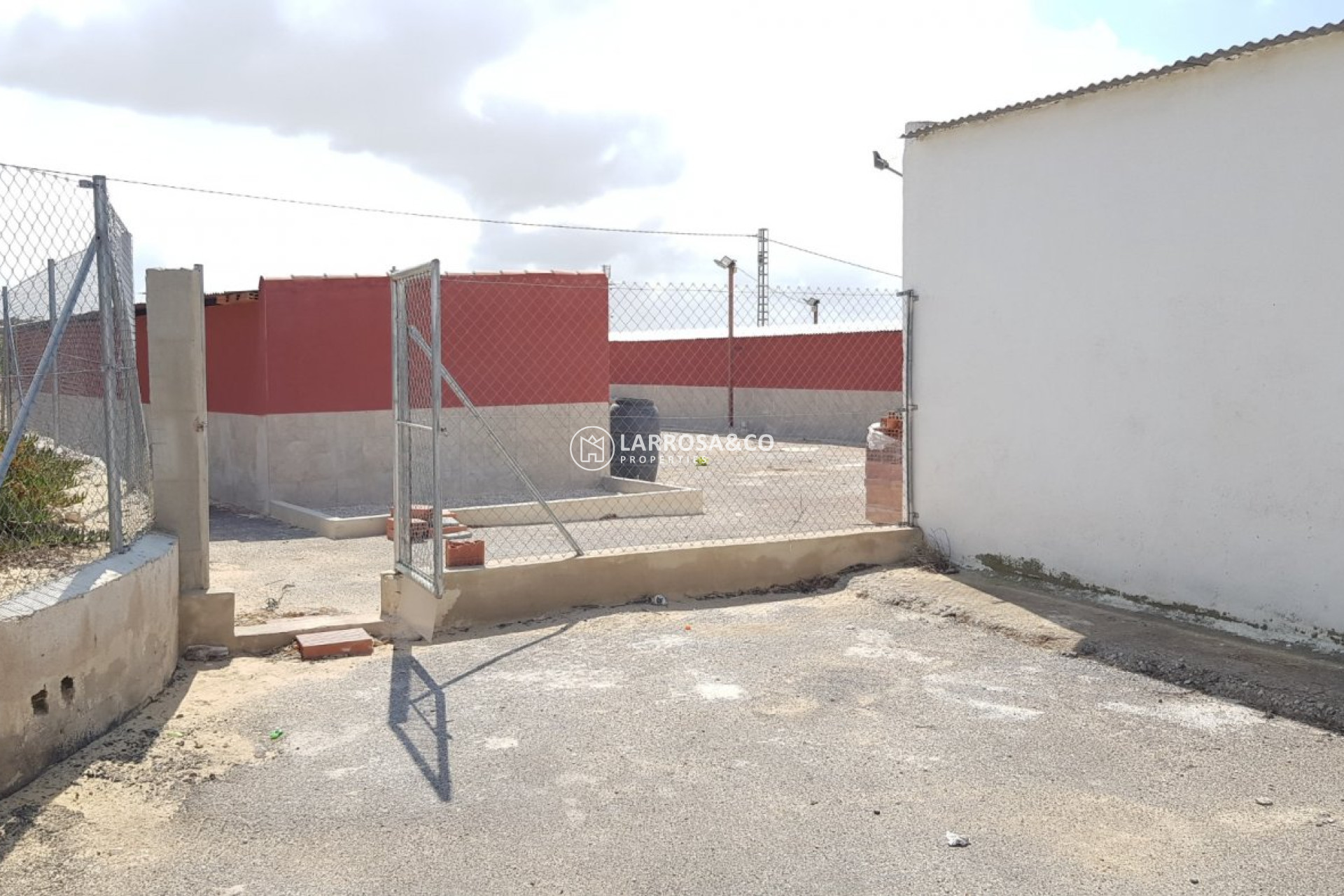 Reventa - Casa de campo - Los Montesinos - LOS MONTESINOS