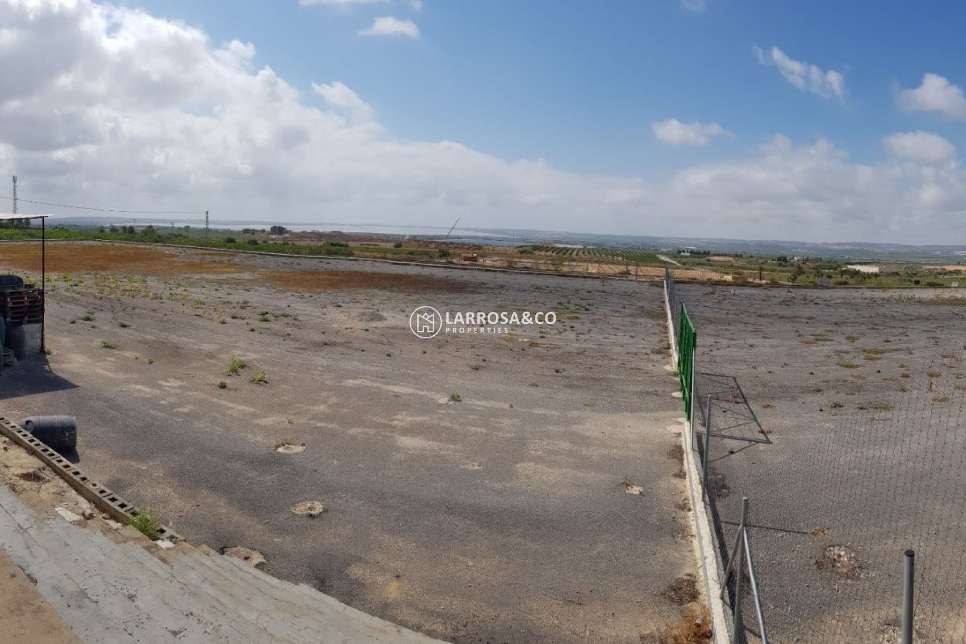 Reventa - Casa de campo - Los Montesinos - LOS MONTESINOS