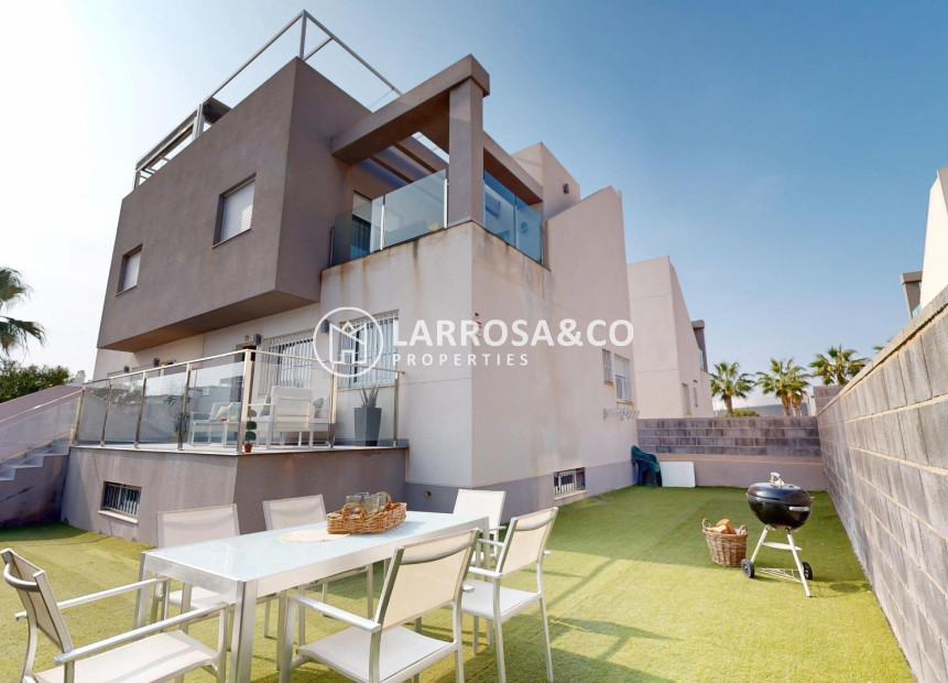 Reventa - Chalet - Torrevieja - Aguas Nuevas