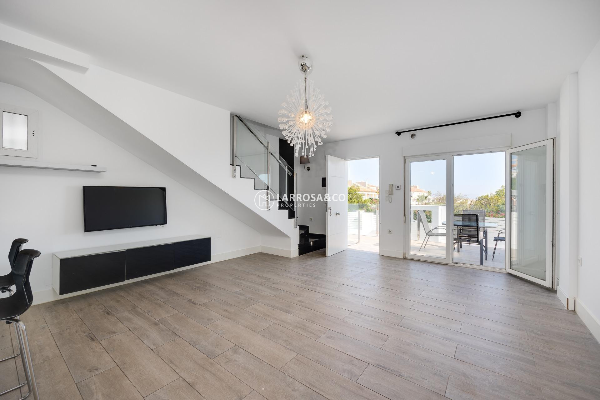 Reventa - Chalet - Torrevieja - Aguas Nuevas