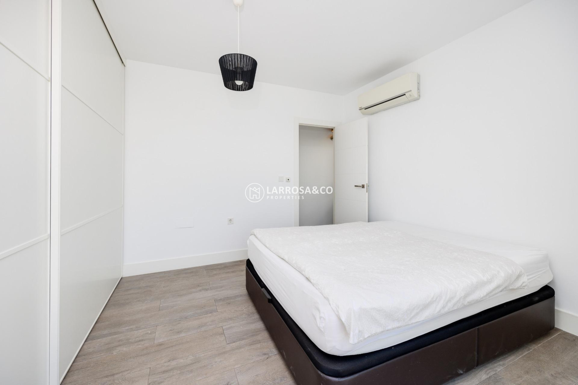 Reventa - Chalet - Torrevieja - Aguas Nuevas