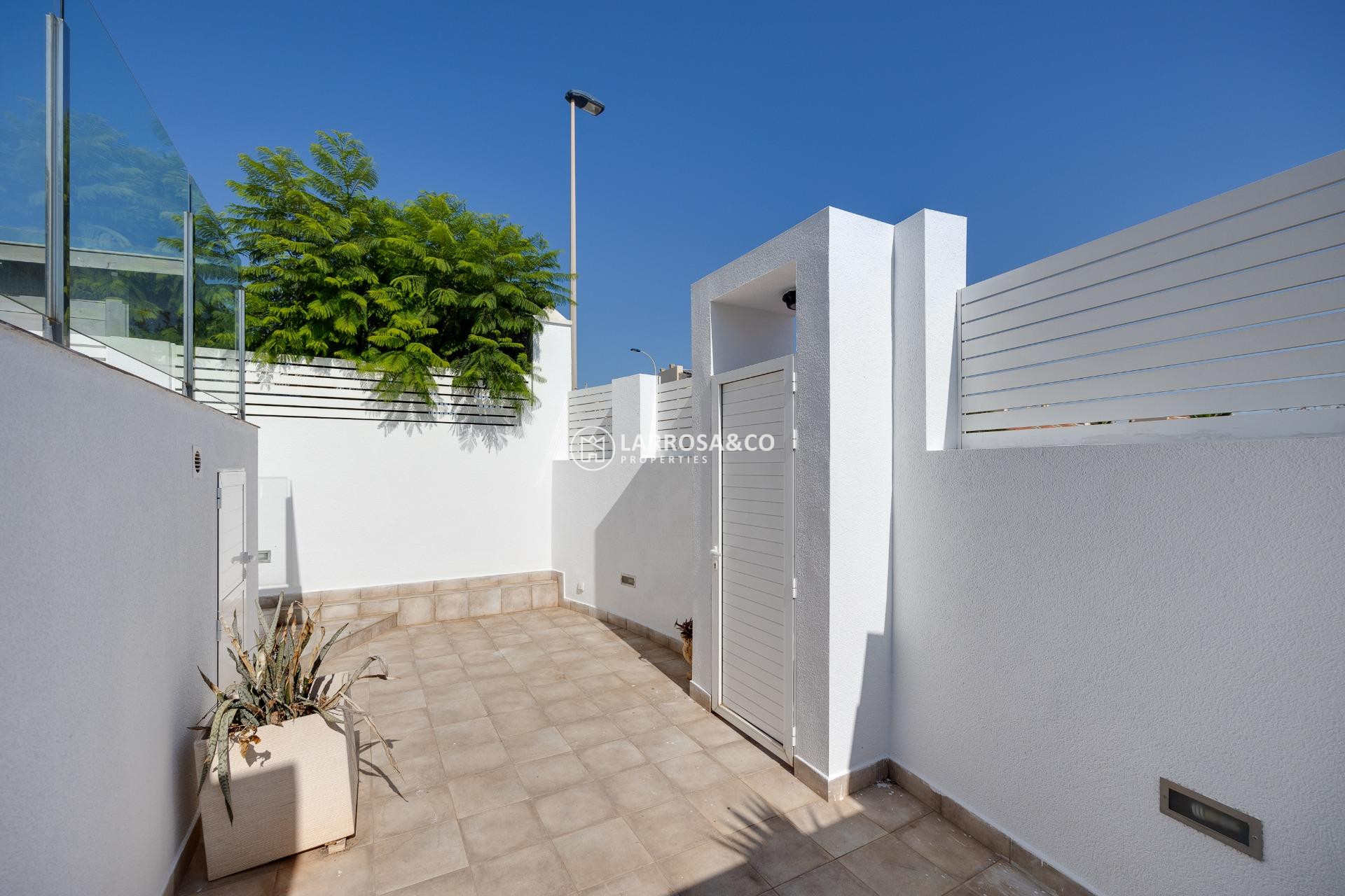 Reventa - Chalet - Torrevieja - Aguas Nuevas