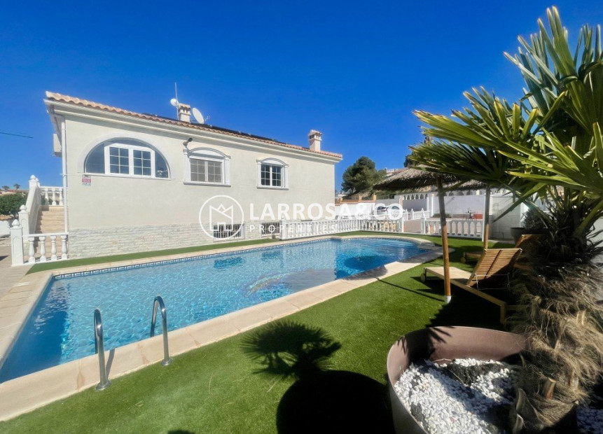 Reventa - Chalet - Urb. La Marina - Inland