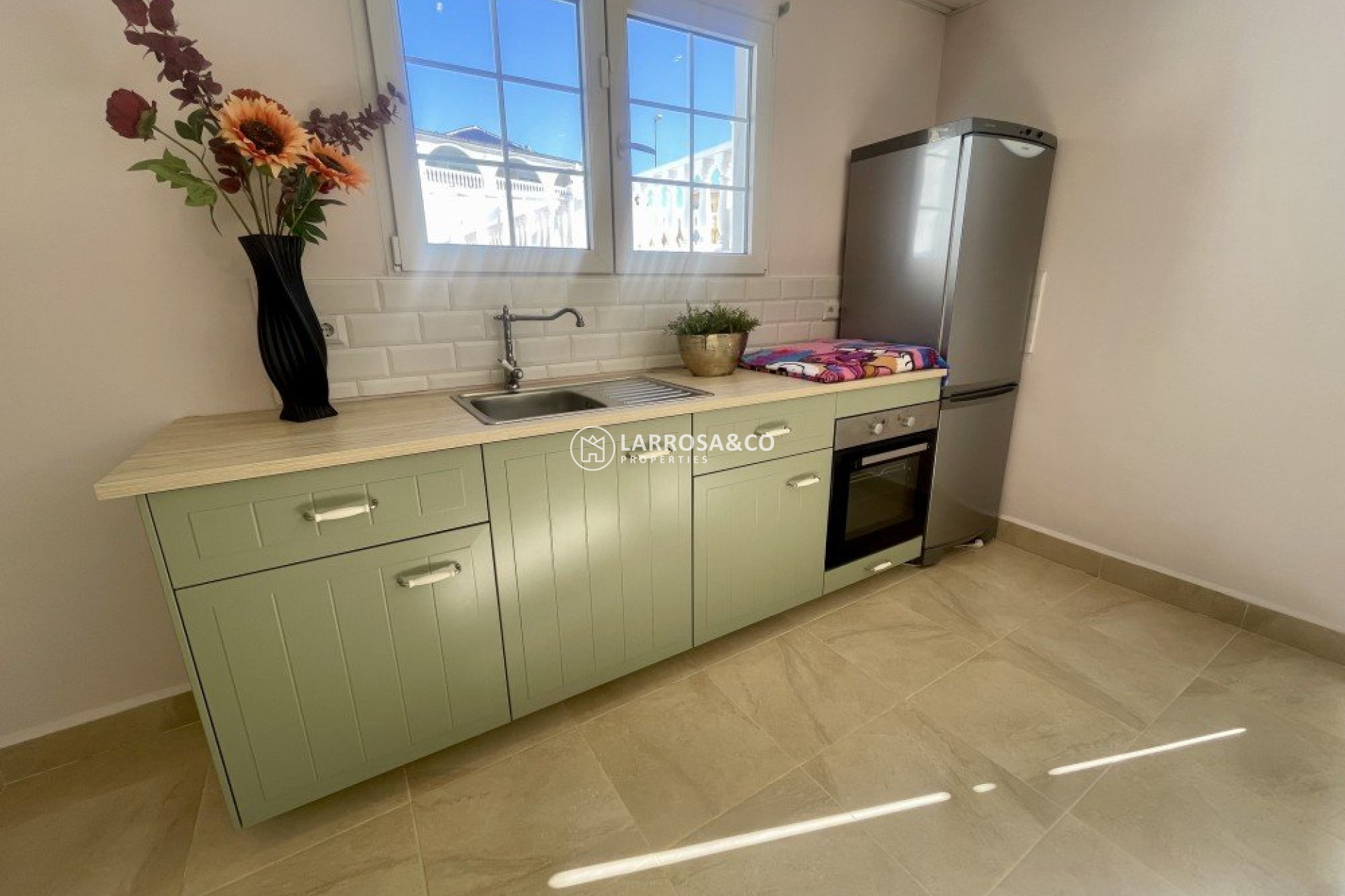 Reventa - Chalet - Urb. La Marina - Inland