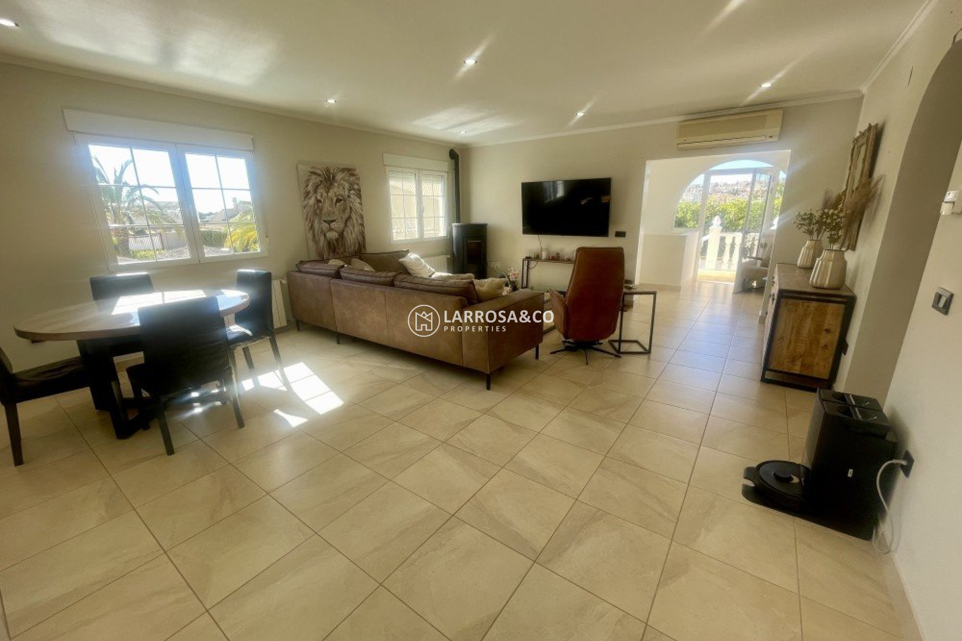 Reventa - Chalet - Urb. La Marina - Inland