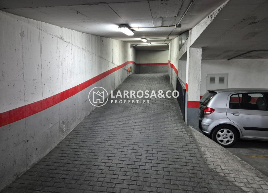 Reventa - Garaje - Torrevieja - Centro