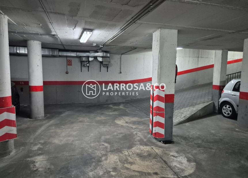 Reventa - Garaje - Torrevieja - Centro