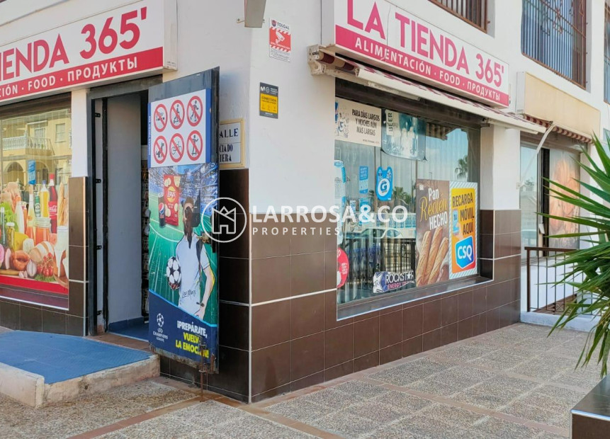 Reventa - Local - Torrevieja - Aguas Nuevas