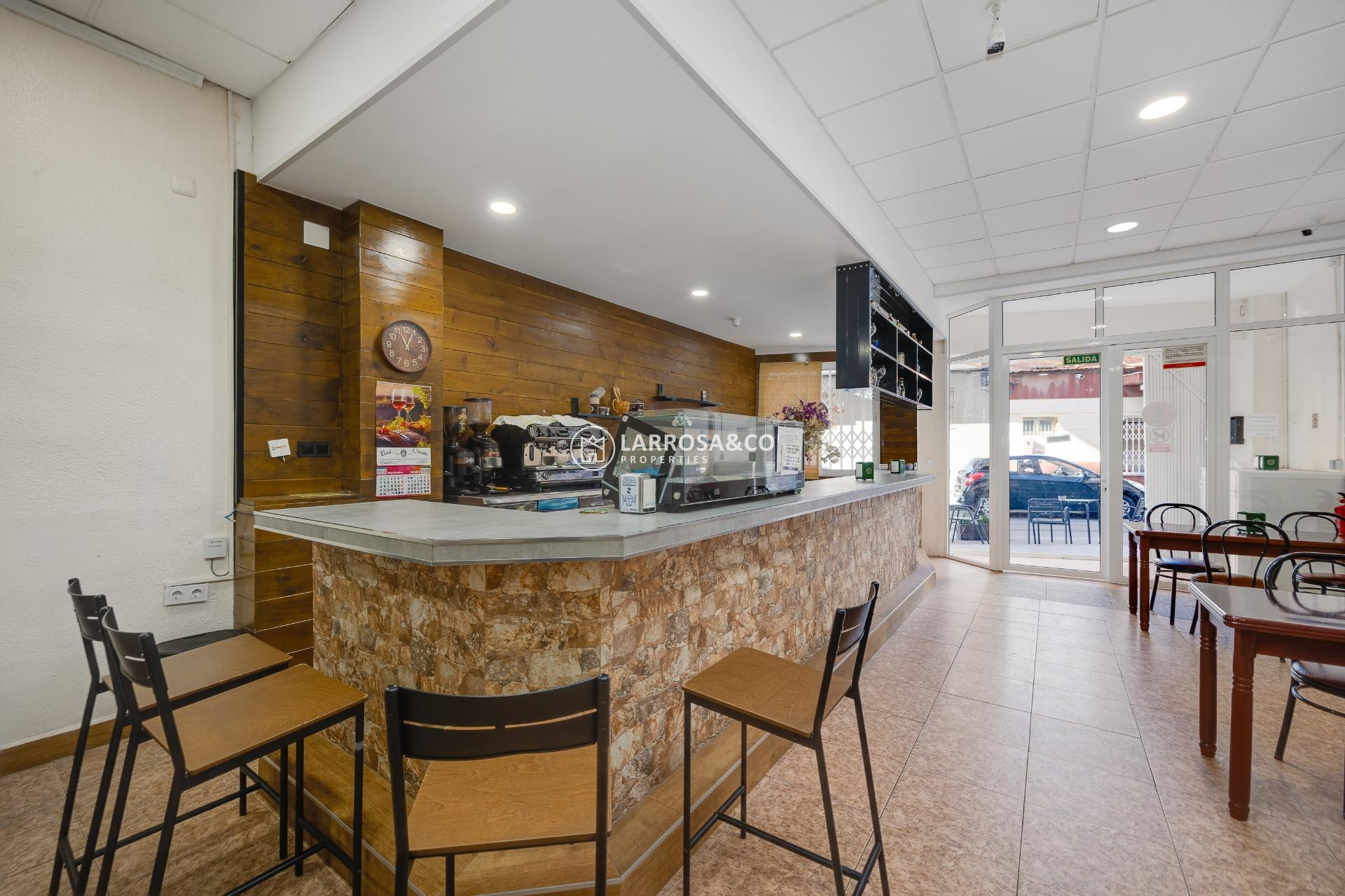 Reventa - Local - Torrevieja - Estacion de autobuses