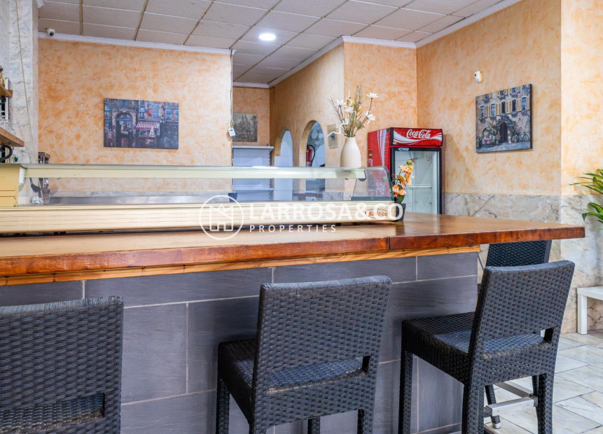 Reventa - Local - Torrevieja - Estacion de autobuses