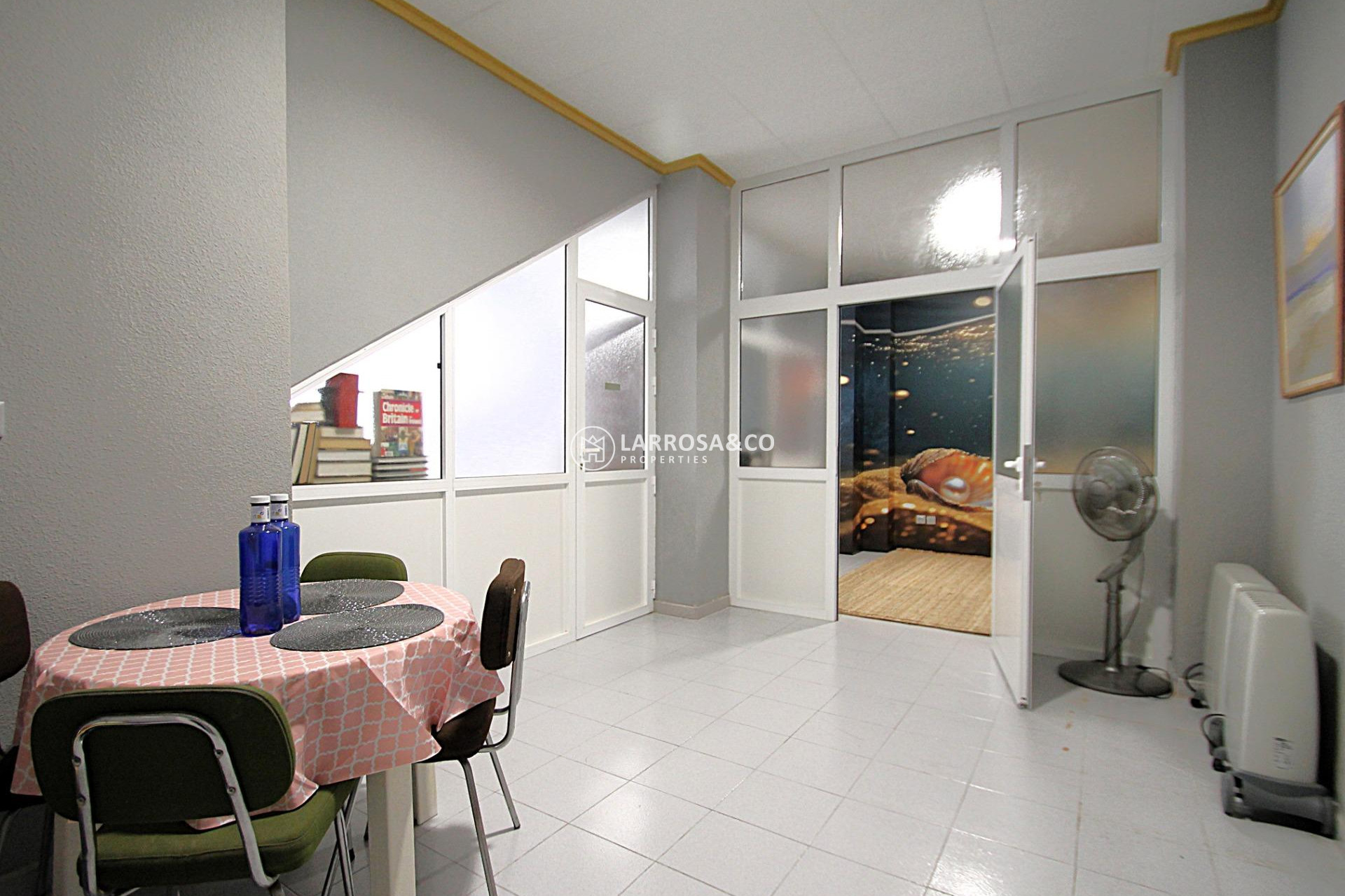 Reventa - Local - Torrevieja - Las Piscinas Naturales