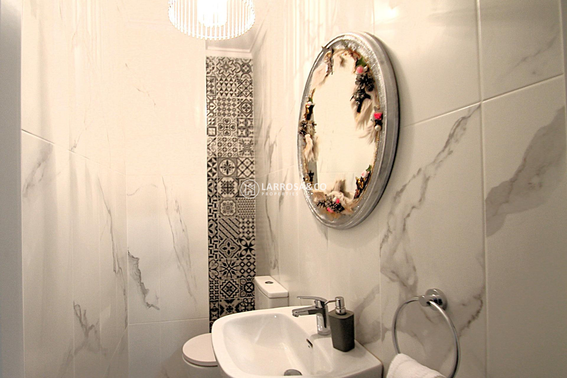 Reventa - Local - Torrevieja - Las Piscinas Naturales