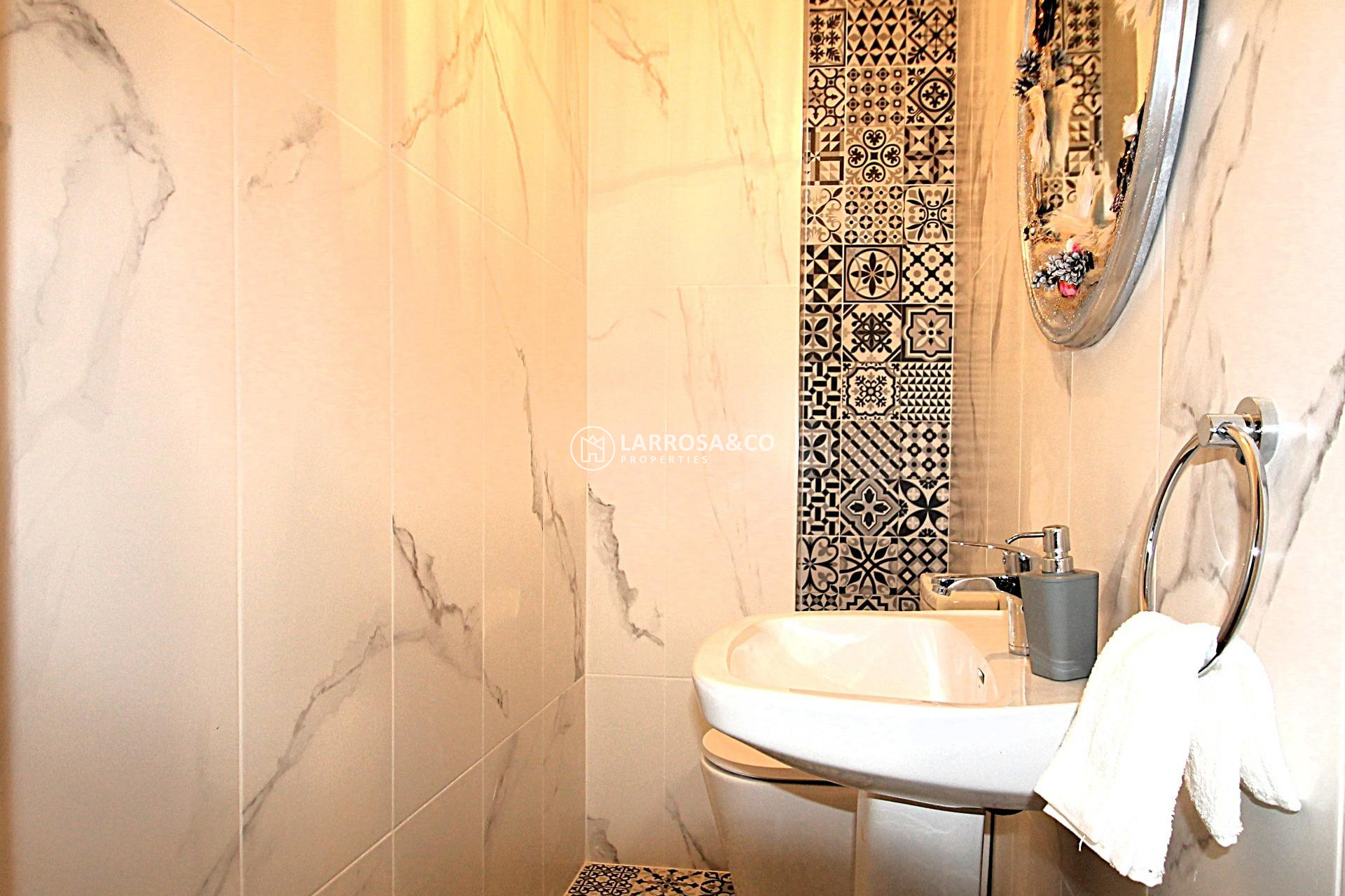 Reventa - Local - Torrevieja - Las Piscinas Naturales