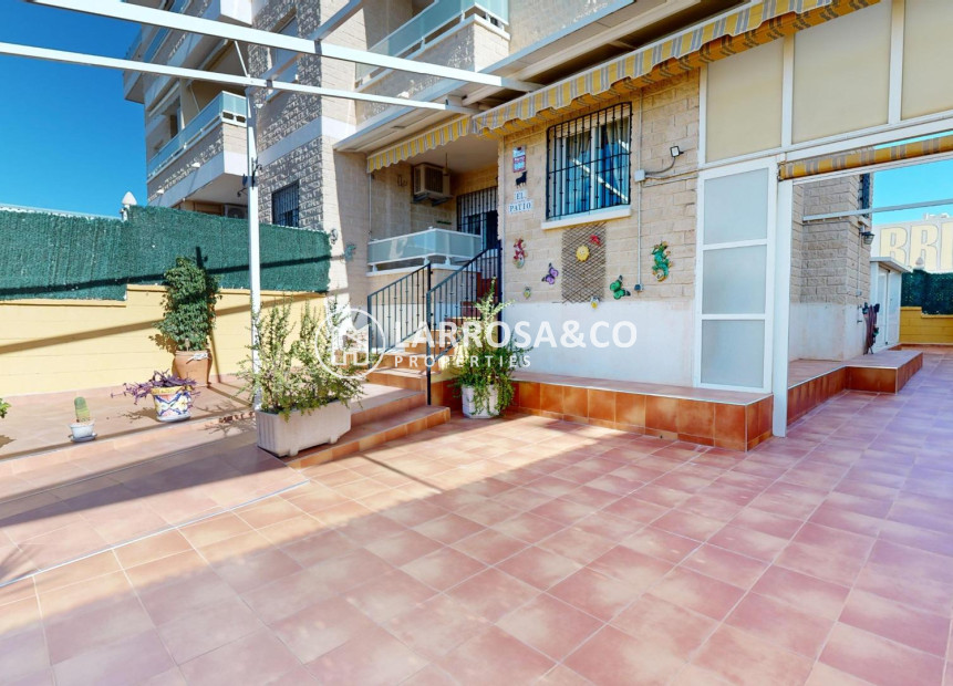 Reventa - Planta baja - Torrevieja - Aguas Nuevas