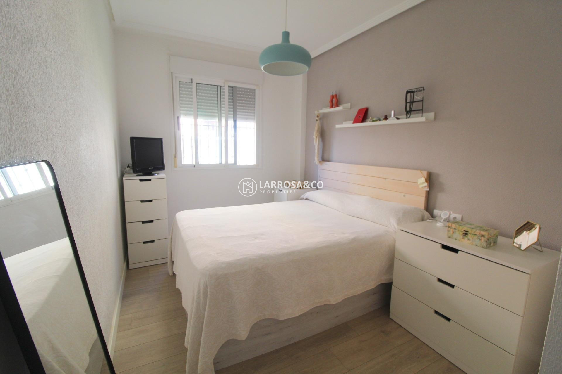 Reventa - Planta baja - Torrevieja - Aguas Nuevas