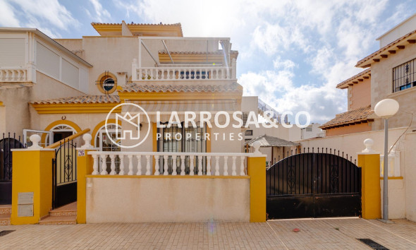 Semi-detached house - A Vendre - Torrevieja - Sector 25