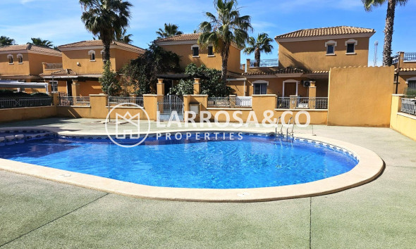 Semi-detached house - A Vendre - Torrevieja - Sector 25