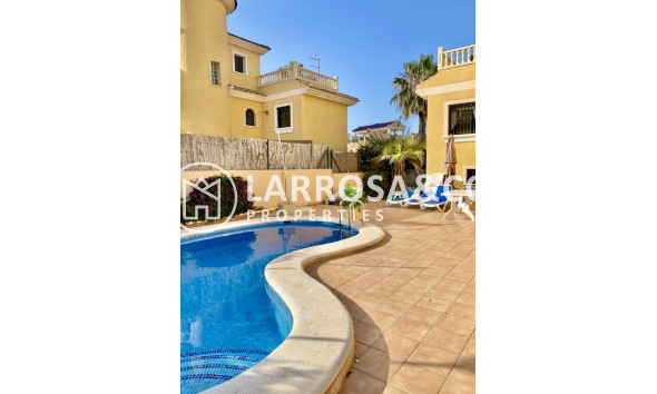 Semi-detached house - A Vendre - Villamartín - Villamartin