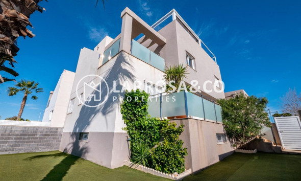 Semi-detached house - Herverkoop - Torrevieja - Aguas Nuevas