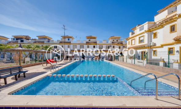 Semi-detached house - Herverkoop - Torrevieja - Aguas Nuevas