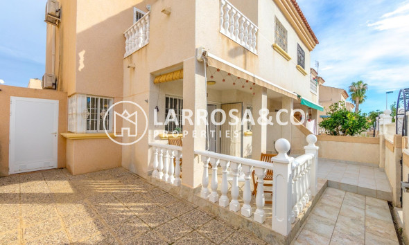 Semi-detached house - Herverkoop - Torrevieja - ASV-16711