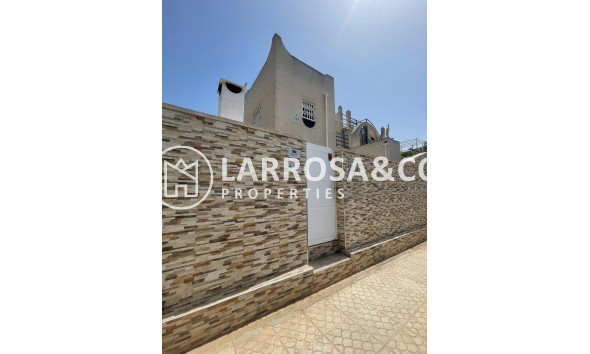 Semi-detached house - Herverkoop - Torrevieja - Carrefour