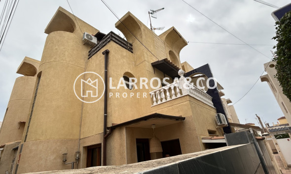 Semi-detached house - Herverkoop - Torrevieja - Costa Blanca