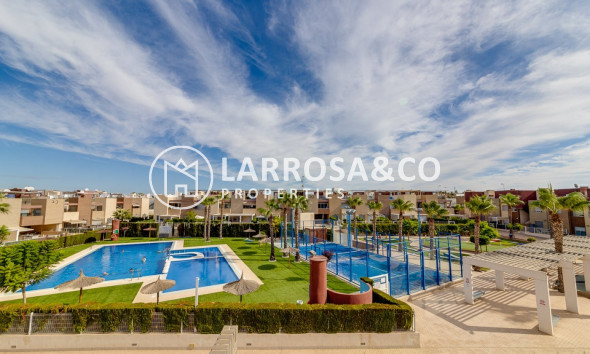 Semi-detached house - Herverkoop - Torrevieja - Sector 25