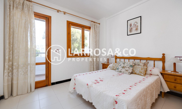 Semi-detached house - Herverkoop - Torrevieja - Torre la mata