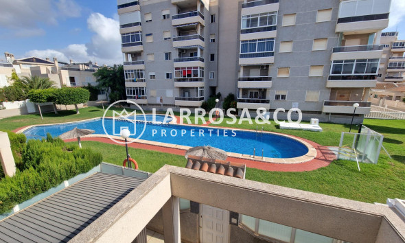 Semi-detached house - Herverkoop - Torrevieja - Torreblanca