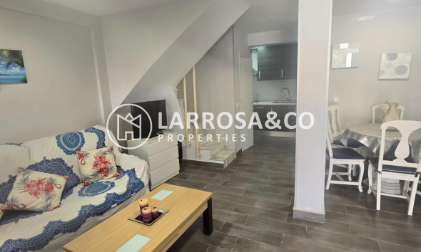 Semi-detached house - Herverkoop - Torrevieja - Torretas