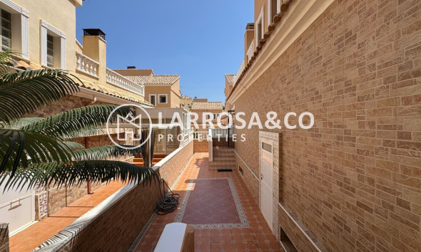 Semi-detached house - Resale - Guardamar del Segura - Urbanizaciones