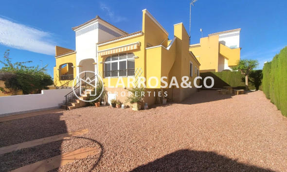 Semi-detached house - Resale - Los Montesinos - Los Montesinos - Urb. La Herrada