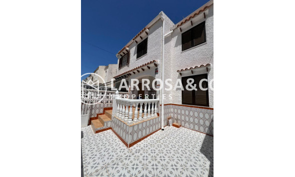 Semi-detached house - Resale - Torrevieja - Calas blanca