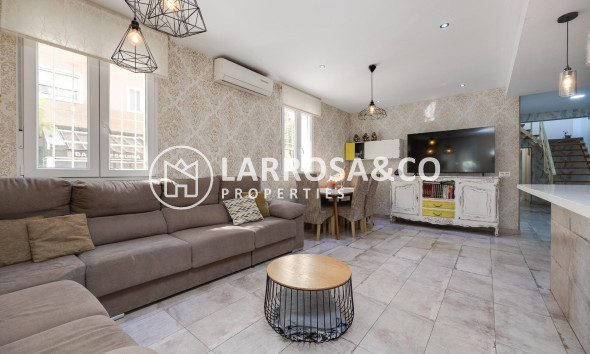 Semi-detached house - Resale - Torrevieja - Centro