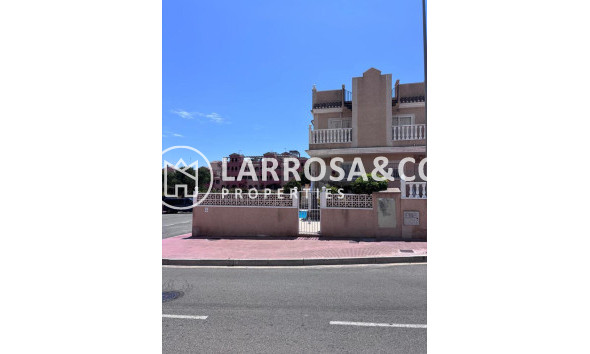 Semi-detached house - Resale - Villamartin - Costa Blanca