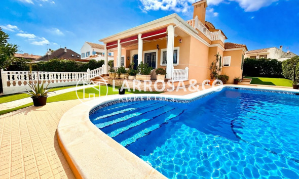 Villa - A Vendre - La Mata - Costa Blanca