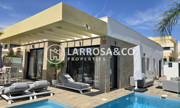 Villa - A Vendre - Los Montesinos - Costa Blanca