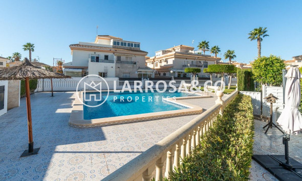 Villa - A Vendre - Orihuela costa - Playa Flamenca