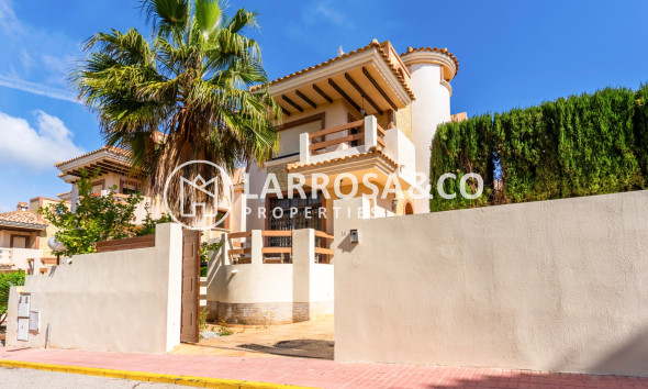 Villa - A Vendre - Villamartin - Villamartin